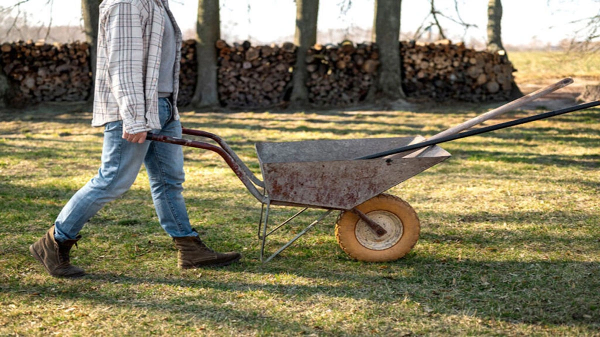 Wheelbarrow Handgrips are Necessary important of wheelbarrow handgrip